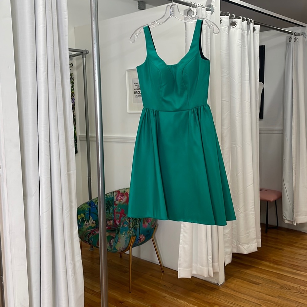 COCKTAIL DRESS SHERRI HILL EMERALD